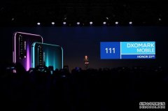 华为荣耀手机展示了中国的技术实力